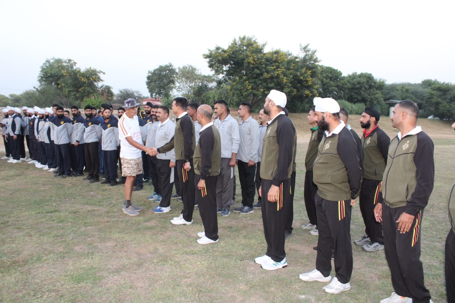 परिचय करते गुलियां। परिचय करते गुलियां।