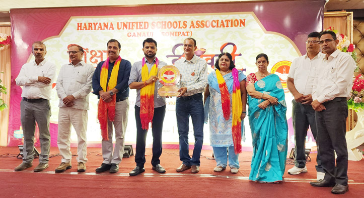 27 Snp- 10 सोनीपत: हरियाणा यूनिफाइड स्कूल्स एसोसिएशन द्वारा दीपावली मिलन में विधायक देवेंद्र कादियान 27 Snp- 10 सोनीपत: हरियाणा यूनिफाइड स्कूल्स एसोसिएशन द्वारा दीपावली मिलन में विधायक देवेंद्र कादियान