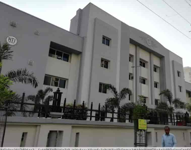 जिलाधिकारी तत्कालीन तहसीलदार से करायें 25000 की वसूली जिलाधिकारी तत्कालीन तहसीलदार से करायें 25000 की वसूली