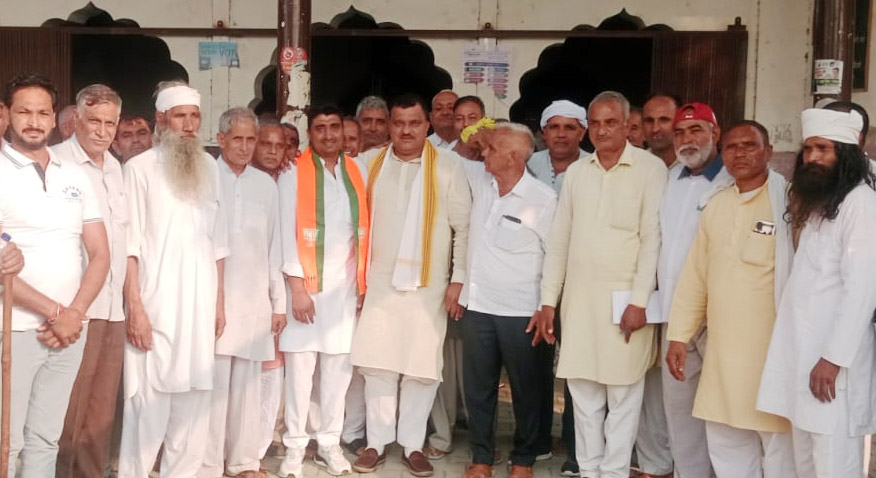 27 Snp- 5 सोनीपत: भाजपा में अास्था जताने वालों का स्वागत करते हुए प्रदीप सांगवान 27 Snp- 5 सोनीपत: भाजपा में अास्था जताने वालों का स्वागत करते हुए प्रदीप सांगवान
