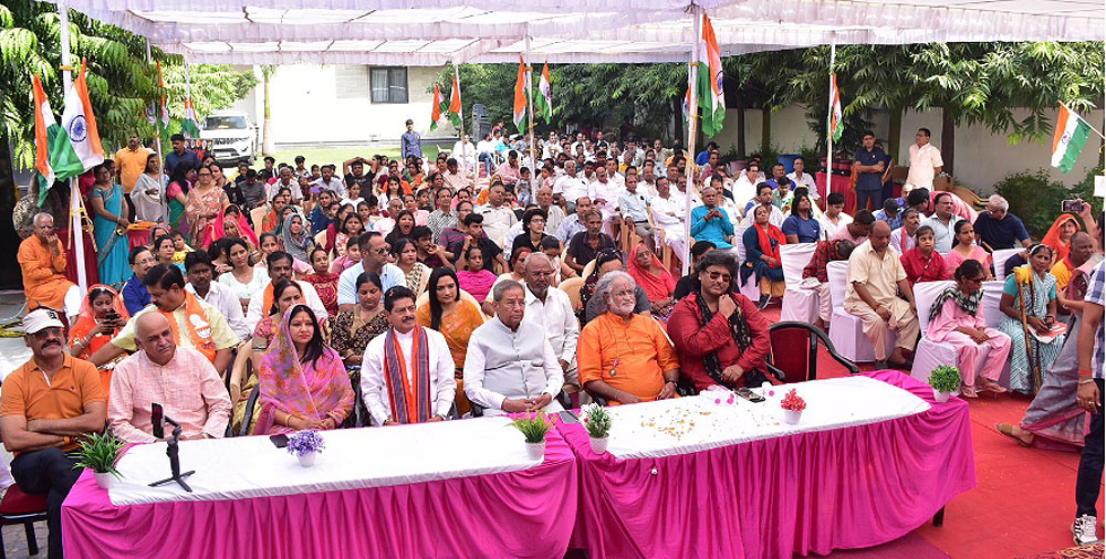 राज्यसभा सांसद तिवाड़ी, विधायक गोपाल शर्मा और महापौर कुसुम यादव ने एक साथ सुनी मन की बात : 38 दिव्यांग प्रतिभाओं को किया गया सम्मानित राज्यसभा सांसद तिवाड़ी, विधायक गोपाल शर्मा और महापौर कुसुम यादव ने एक साथ सुनी मन की बात : 38 दिव्यांग प्रतिभाओं को किया गया सम्मानित