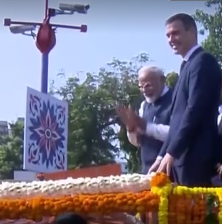 वडोदरा में रोड शो करते भारत और स्पेन के पीएम। वडोदरा में रोड शो करते भारत और स्पेन के पीएम।