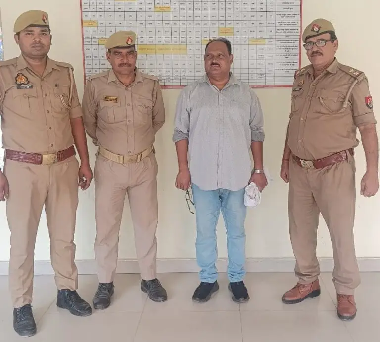 पुलिस गिरफ्त में हरेन्द्र मसीह पुलिस गिरफ्त में हरेन्द्र मसीह