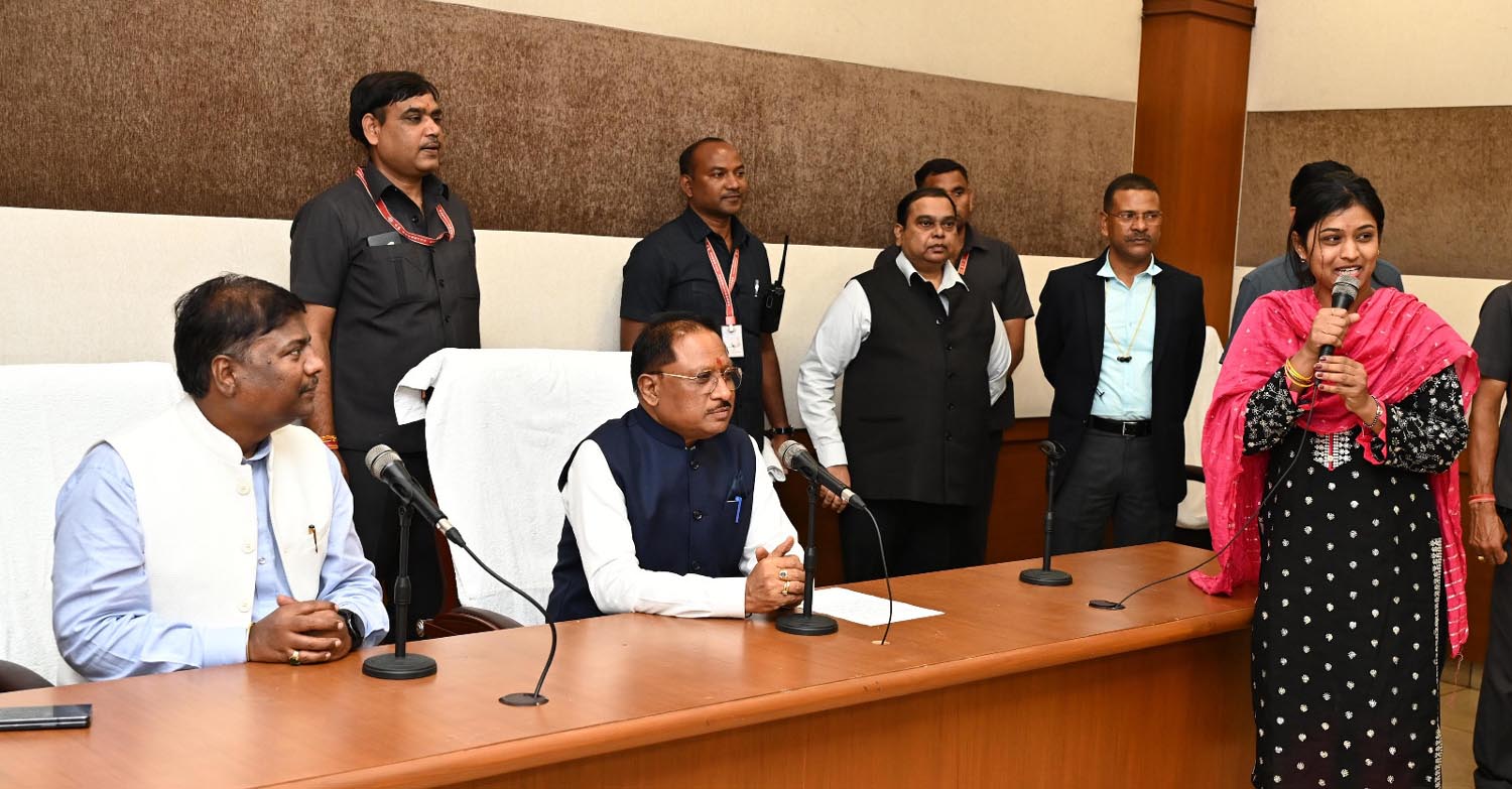 चयनित अभ्यर्थियों ने मुख्यमंत्री विष्णु देव साय से मुलाकात कर जताया आभार चयनित अभ्यर्थियों ने मुख्यमंत्री विष्णु देव साय से मुलाकात कर जताया आभार