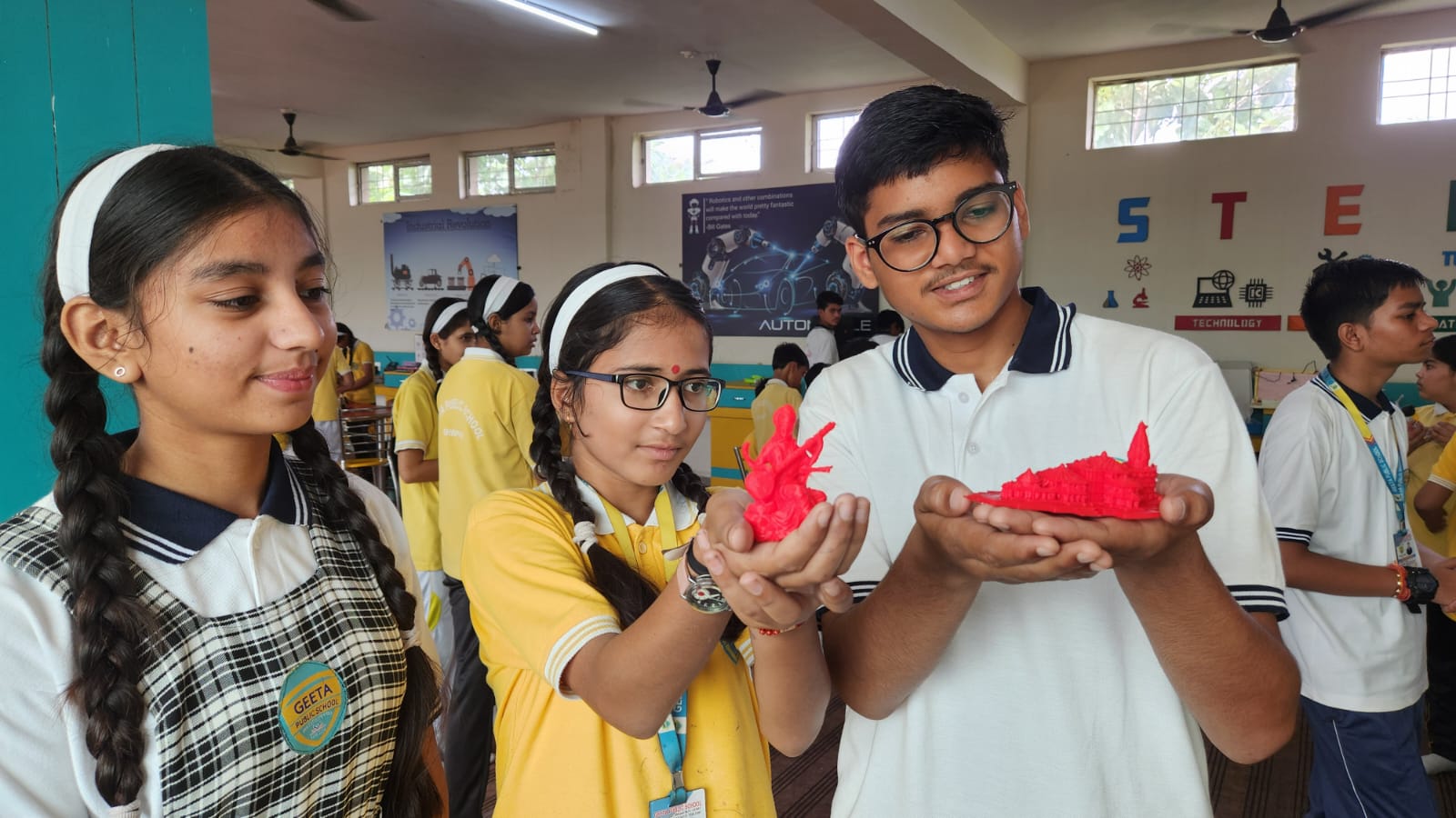 -स्कूल की एटीएल लैब में स्टूडेंट्स की हुई फेस टू थ्रीडी प्रिंटिंग ट्रेनिंग -स्कूल की एटीएल लैब में स्टूडेंट्स की हुई फेस टू थ्रीडी प्रिंटिंग ट्रेनिंग