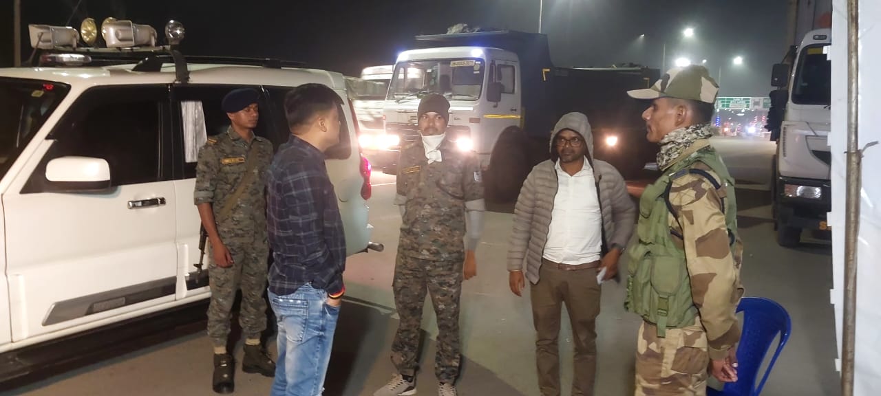 निरीक्षण करते एसपी निरीक्षण करते एसपी