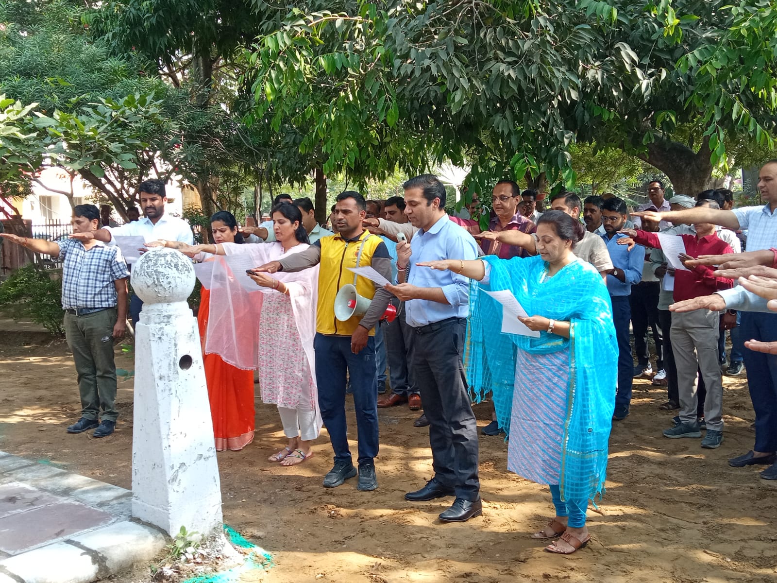 एकता दिवस पर जिला कलेक्टर डॉ. जितेंद्र कुमार सोनी ने दिलाई राष्ट्रीय एकता की शपथ एकता दिवस पर जिला कलेक्टर डॉ. जितेंद्र कुमार सोनी ने दिलाई राष्ट्रीय एकता की शपथ