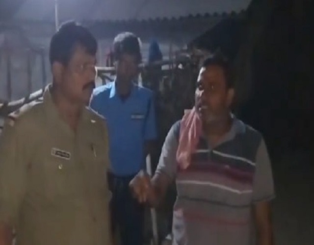 बिहार से बंगाल में काम करने आये मजदूर और उसकी पत्नी को पिटाई का मामला बिहार से बंगाल में काम करने आये मजदूर और उसकी पत्नी को पिटाई का मामला