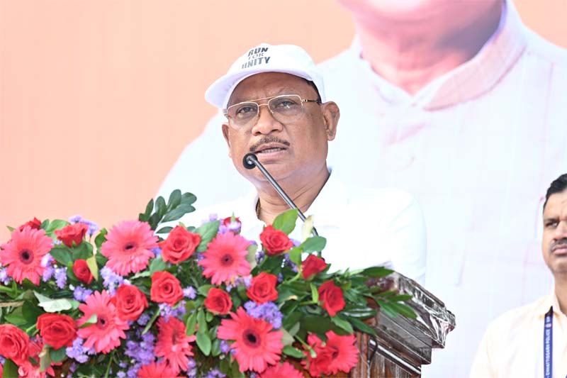 राष्ट्रीय एकता दिवस कार्यक्रम काे संबाेधित करते मुख्यमंत्री धाय राष्ट्रीय एकता दिवस कार्यक्रम काे संबाेधित करते मुख्यमंत्री धाय
