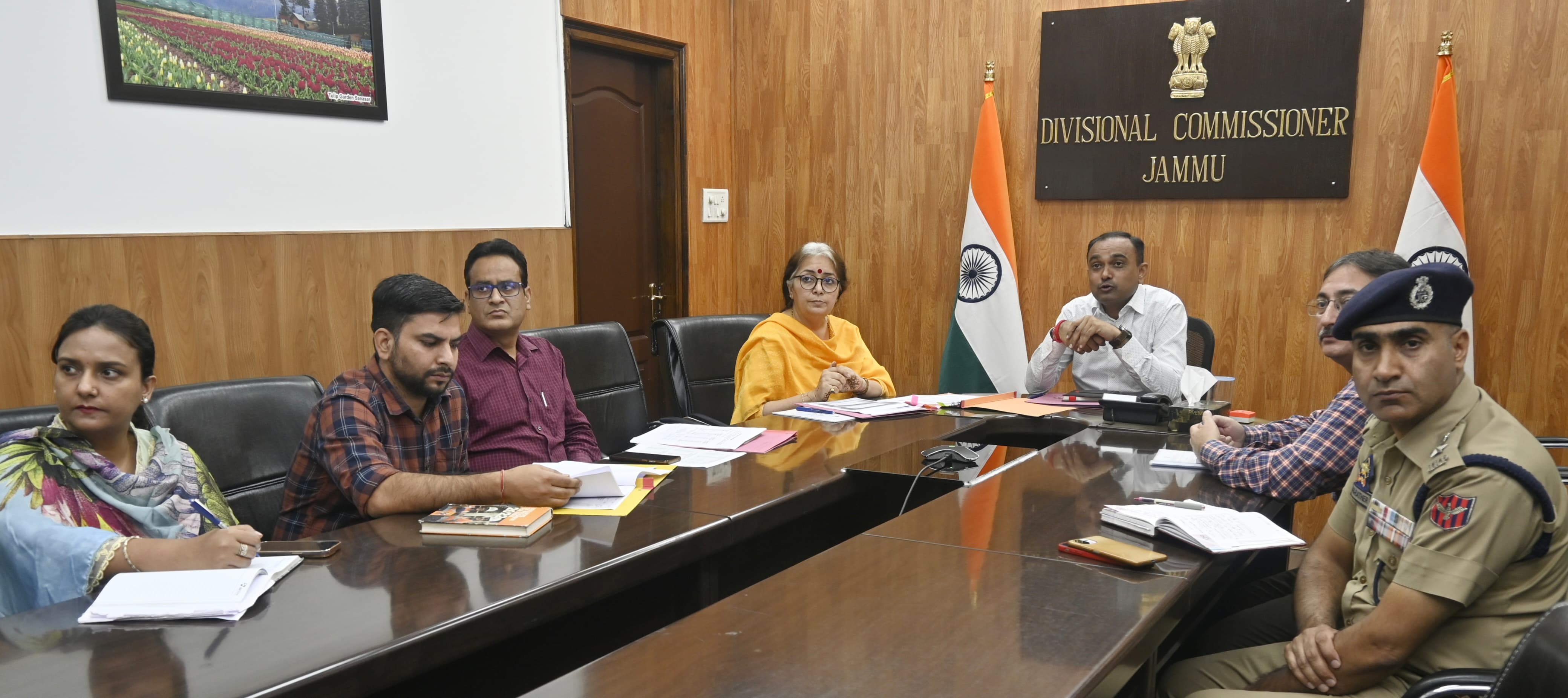 मंडलायुक्त जम्मू ने कांस्टेबलों के चयन के लिए परीक्षा व्यवस्था की समीक्षा की मंडलायुक्त जम्मू ने कांस्टेबलों के चयन के लिए परीक्षा व्यवस्था की समीक्षा की