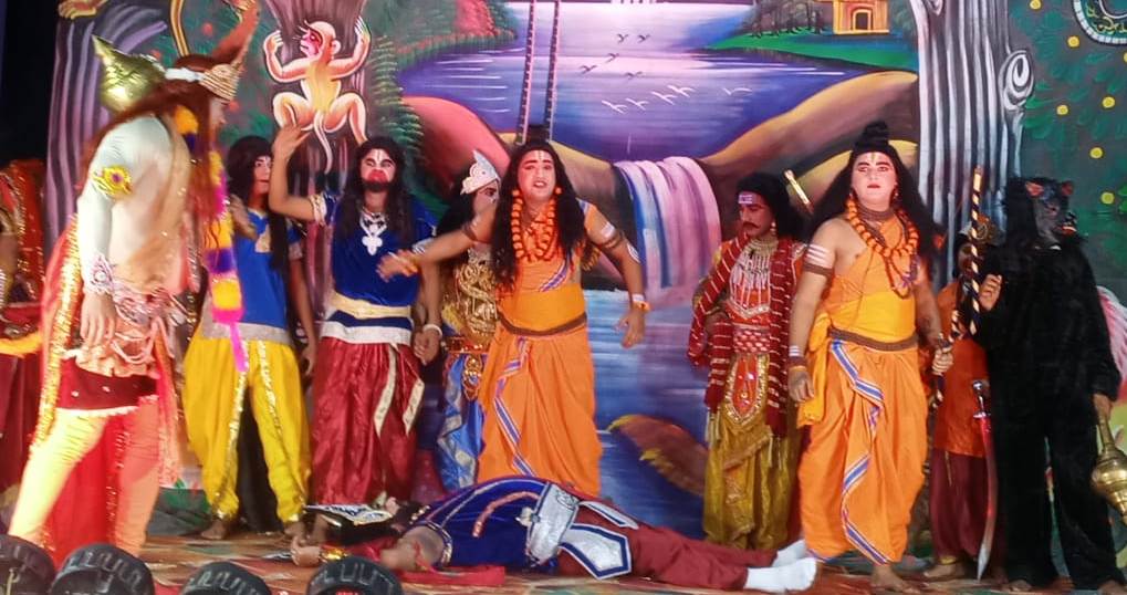 कुंभकरण का बध करते श्रीराम कुंभकरण का बध करते श्रीराम
