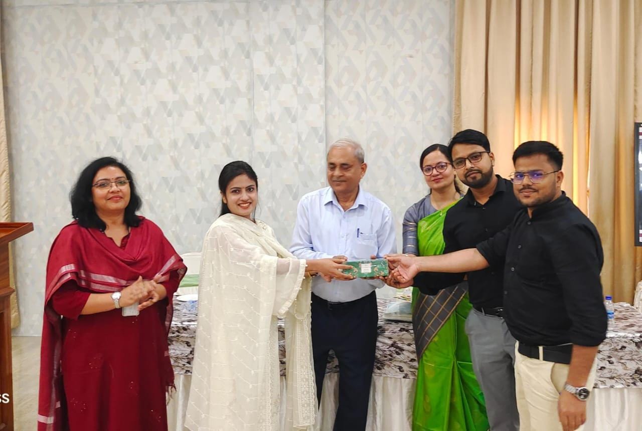 कैंसर चिकित्सकों को सम्मानित कैंसर चिकित्सकों को सम्मानित