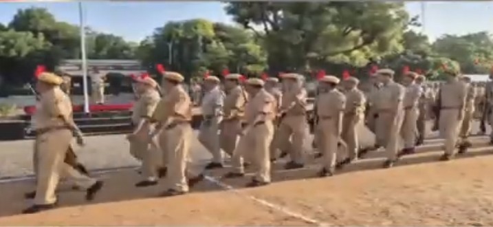 राष्ट्रीय एकता दिवस मनाया, पुलिस लाइन में हुई परेड राष्ट्रीय एकता दिवस मनाया, पुलिस लाइन में हुई परेड