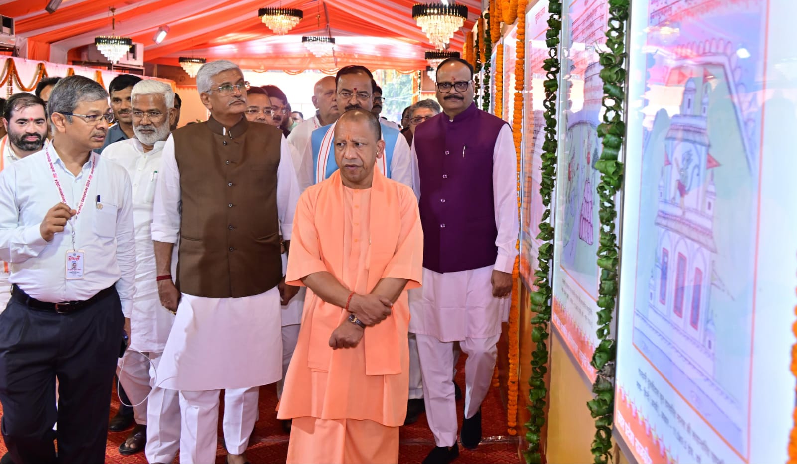 सीएम योगी के साथ अयोध्या में केंद्रीय मंत्री गजेंद्र सिंह सीएम योगी के साथ अयोध्या में केंद्रीय मंत्री गजेंद्र सिंह