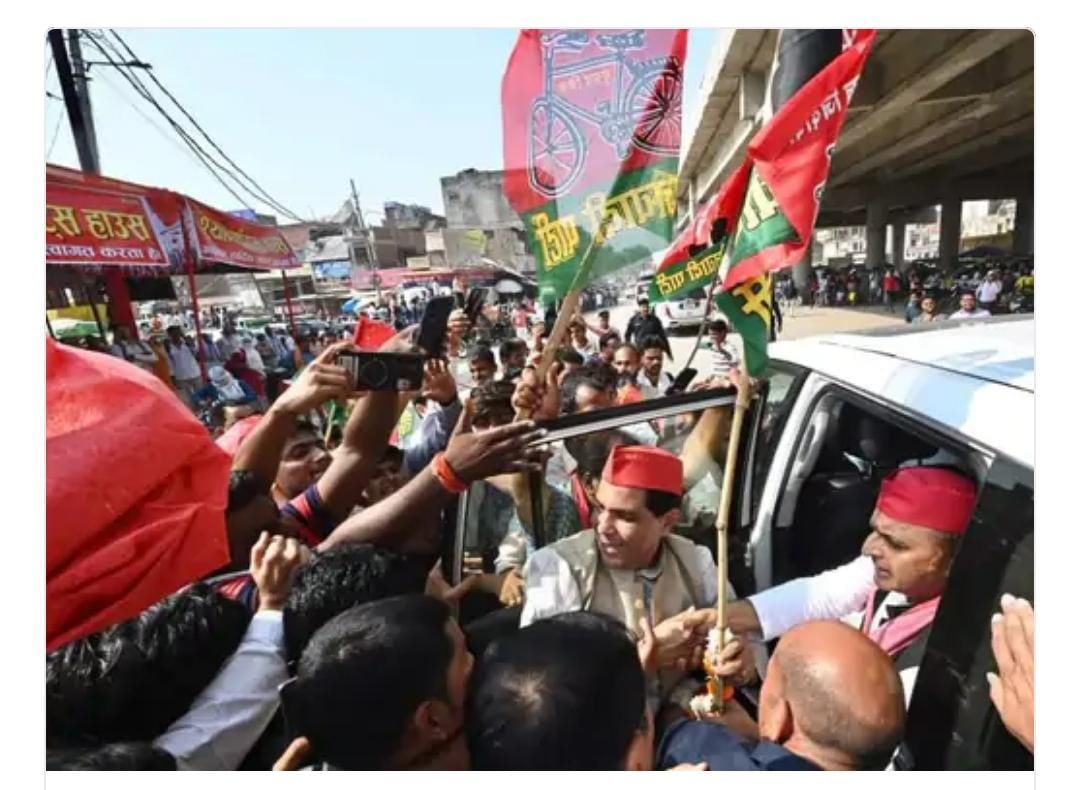 राजपाल कश्यप की माँ की तेरहवीं एवं पूर्व विधायक राजेश्वरी के बेटे के निधन पर शोक व्यक्त करने आये अखिलेश