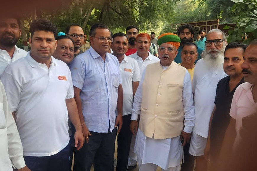 केन्द्रीय विधि एवं कानून मंत्री मेघवाल ने दिखाई वाॅकथाॅन काे हरी झंडी केन्द्रीय विधि एवं कानून मंत्री मेघवाल ने दिखाई वाॅकथाॅन काे हरी झंडी