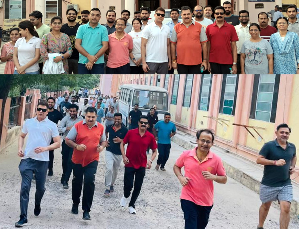फिट इंडिया फ्रीडम रन के तहत डॉक्टर्स एवं कार्मिको ने लगाई दौड़ फिट इंडिया फ्रीडम रन के तहत डॉक्टर्स एवं कार्मिको ने लगाई दौड़