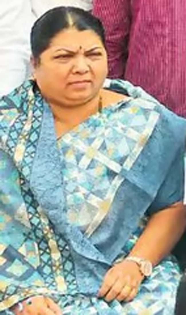 कांग्रेस विधायक जयश्री जाधव शिंदे की शिवसेना में शामिल, कांग्रेस को झटका कांग्रेस विधायक जयश्री जाधव शिंदे की शिवसेना में शामिल, कांग्रेस को झटका