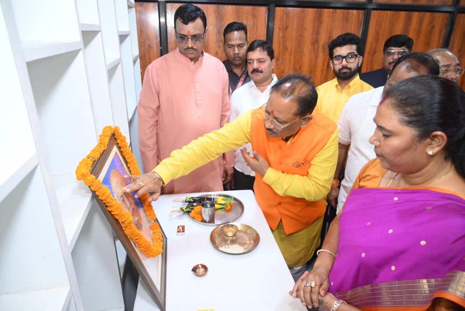 मुख्यमंत्री साय सरदार वल्लभ भाई पटेल की जयंती के अवसर पर नमन करते मुख्यमंत्री साय सरदार वल्लभ भाई पटेल की जयंती के अवसर पर नमन करते