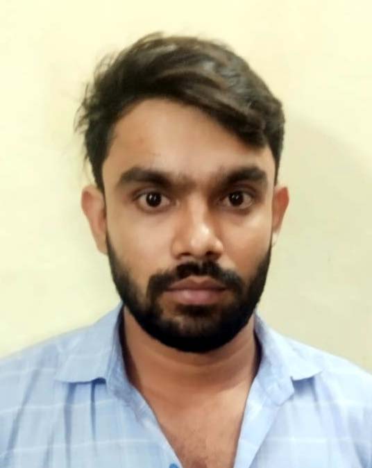 पुलिस द्वारा गिरफ्तार किया गया आरोपी पुलिस द्वारा गिरफ्तार किया गया आरोपी