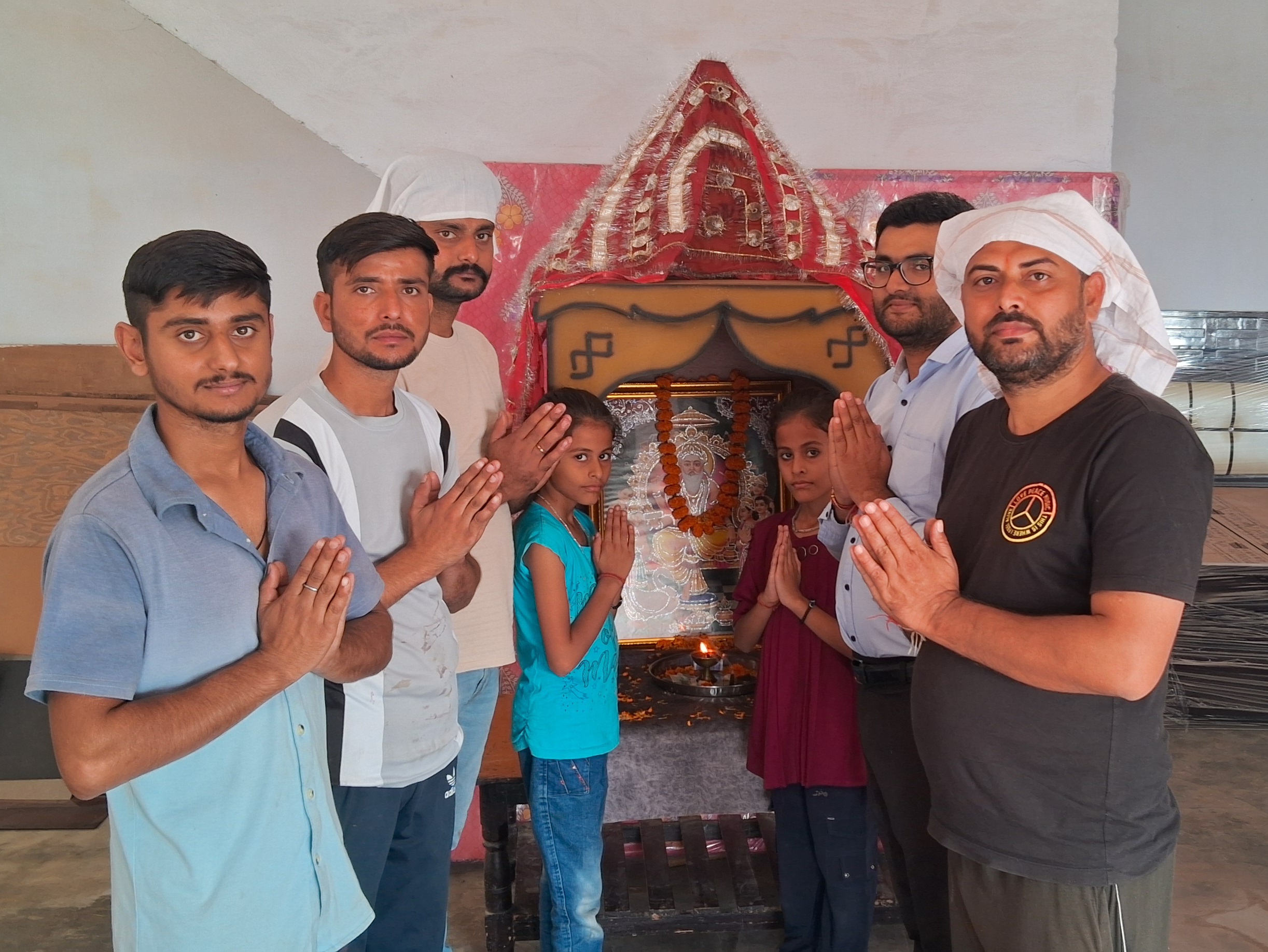 विश्वकर्मा सभा बिश्नाह और एनडीए ने भक्ति और एकता के साथ गोवर्धन पूजा और विश्वकर्मा दिवस मनाया विश्वकर्मा सभा बिश्नाह और एनडीए ने भक्ति और एकता के साथ गोवर्धन पूजा और विश्वकर्मा दिवस मनाया