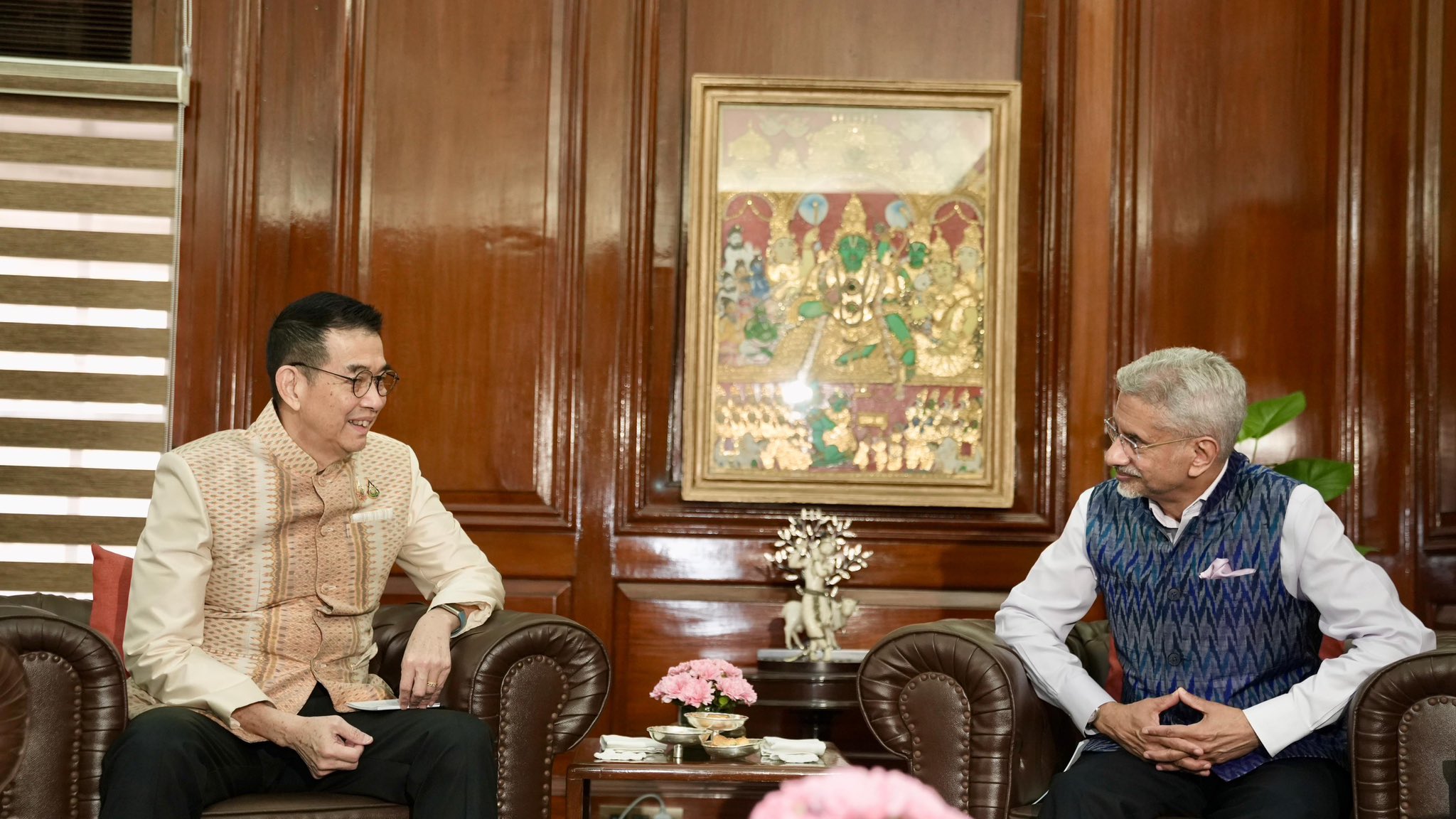 विदेश मंत्री एस जयशंकर शनिवार को नई दिल्ली में अपने थाईलैंड के समकक्ष मैरिस सांगियामपोंगसा के साथ विदेश मंत्री एस जयशंकर शनिवार को नई दिल्ली में अपने थाईलैंड के समकक्ष मैरिस सांगियामपोंगसा के साथ