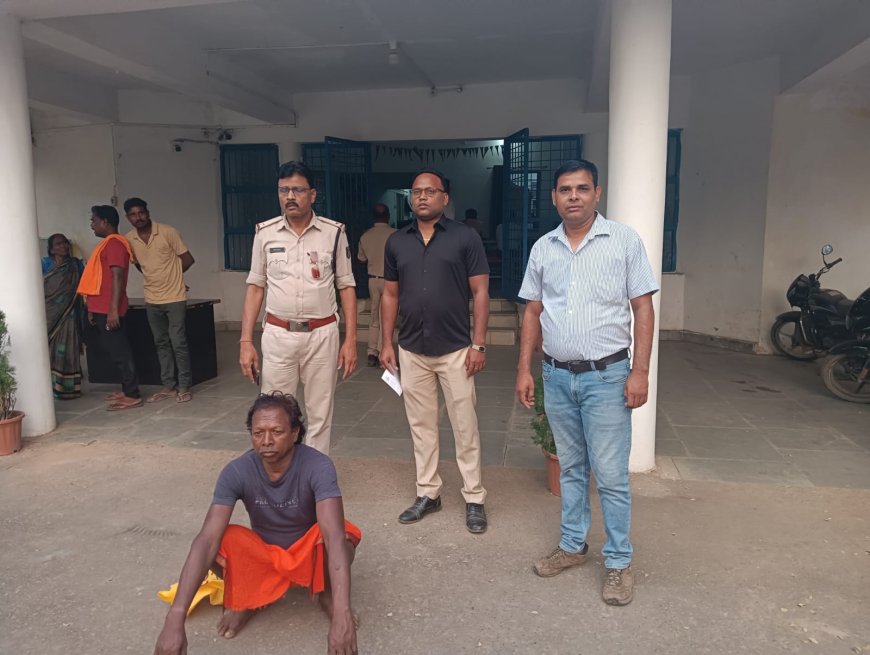 पुलिस के गिरफ्त में आरोपी पुलिस के गिरफ्त में आरोपी