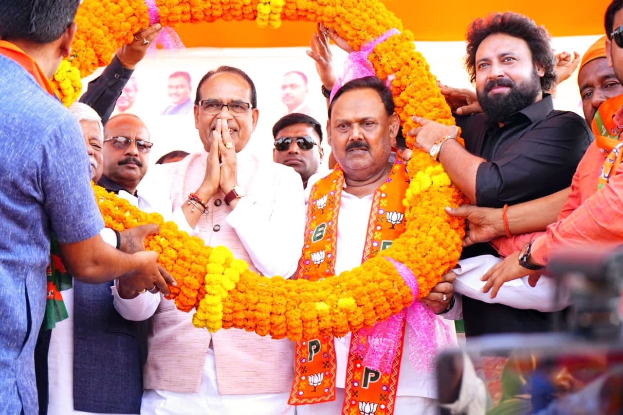जन सभा में केन्द्रीय मंत्री शिवराज सिंह चौहान, कमलेश सिंह एवं अन्य जन सभा में केन्द्रीय मंत्री शिवराज सिंह चौहान, कमलेश सिंह एवं अन्य