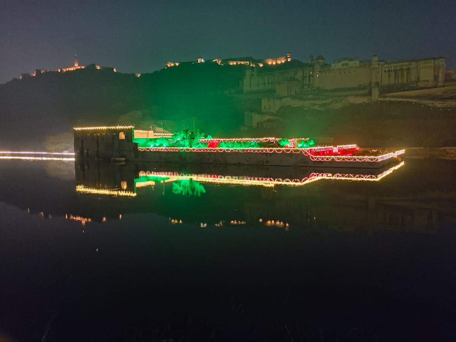 दीपावली पर सर्वश्रेष्ठ सजावट और रोशनी के पुरस्कार घोषित दीपावली पर सर्वश्रेष्ठ सजावट और रोशनी के पुरस्कार घोषित