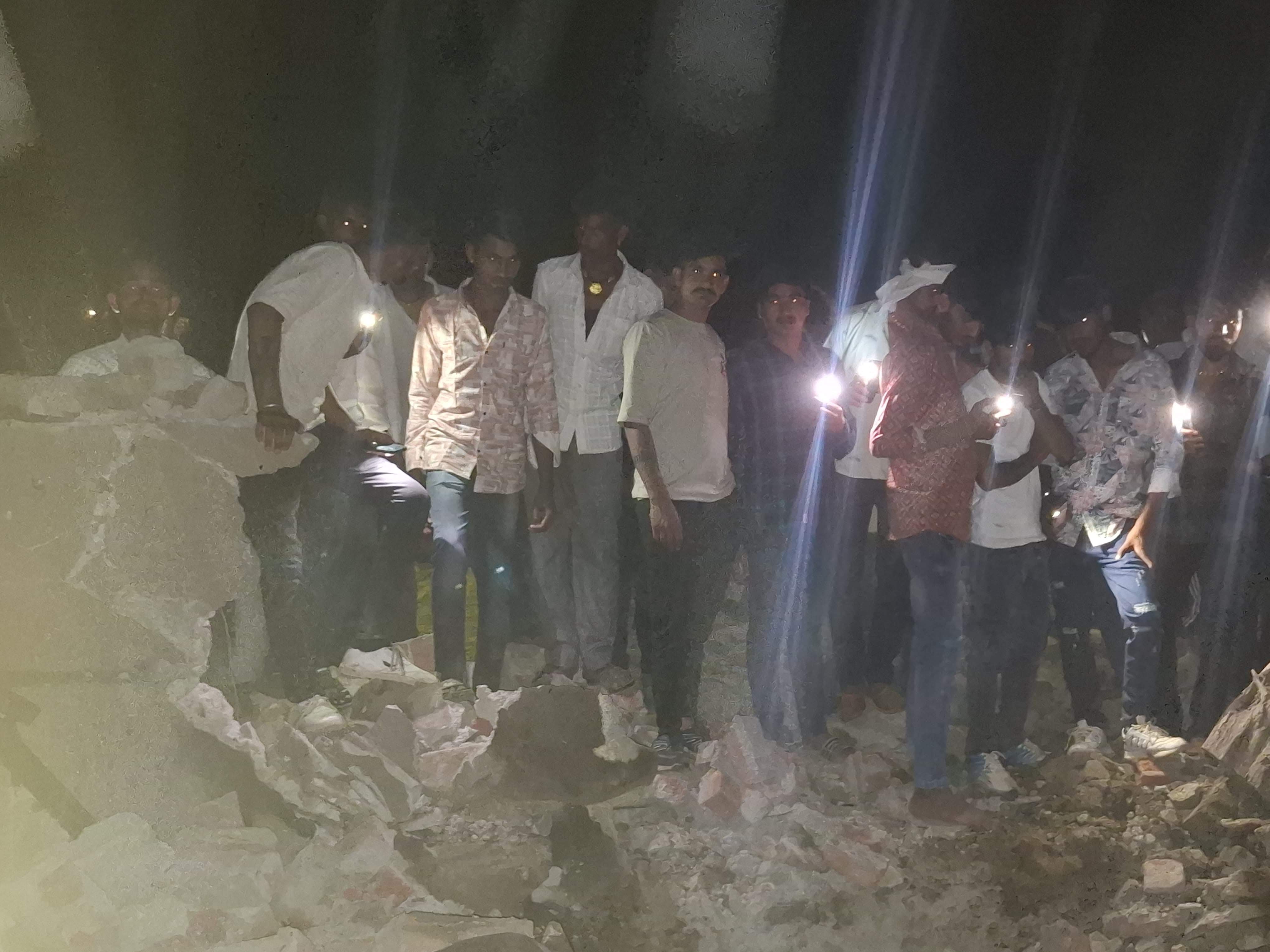 आसींद में मावे की फैक्ट्री का बॉयलर फटने से दो मजदूरों की दर्दनाक मौत दीपावली की रात व आज गोर्वधनपूजा पर नारायण पुरा में शोक छाया रहा 44 आसींद में मावे की फैक्ट्री का बॉयलर फटने से दो मजदूरों की दर्दनाक मौत दीपावली की रात व आज गोर्वधनपूजा पर नारायण पुरा में शोक छाया रहा 44