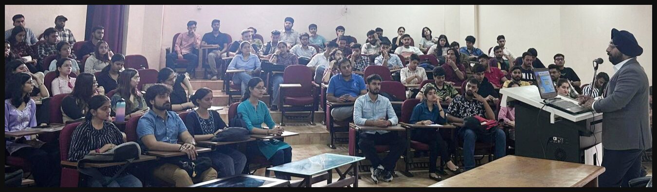 एचएसबीसी के उपाध्यक्ष सुखपाल सिंह ने एसएमवीडीयू कैंपस में छात्रों को प्रेरित किया
