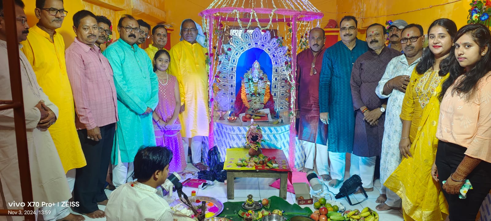 अररिया फोटो:चित्रगुप्त पूजा में मंदिर में कायस्थ समाज के लोग अररिया फोटो:चित्रगुप्त पूजा में मंदिर में कायस्थ समाज के लोग