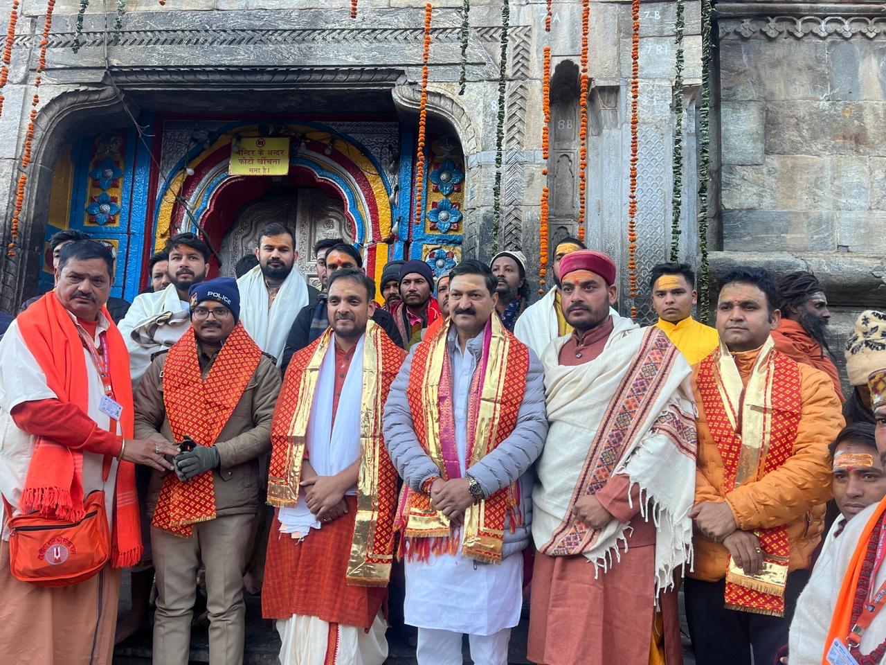 बीकेटीसी अध्यक्ष व डीएम का सम्मान। बीकेटीसी अध्यक्ष व डीएम का सम्मान।