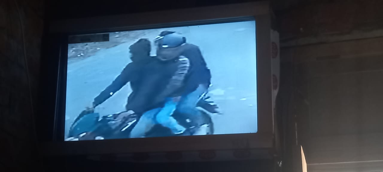 सीसी कैमरे में दिखे तीन नकाबपोश बदमाश सीसी कैमरे में दिखे तीन नकाबपोश बदमाश