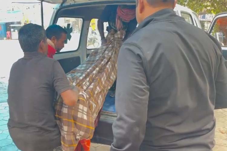 एक महिला की मिली लाश एक महिला की मिली लाश