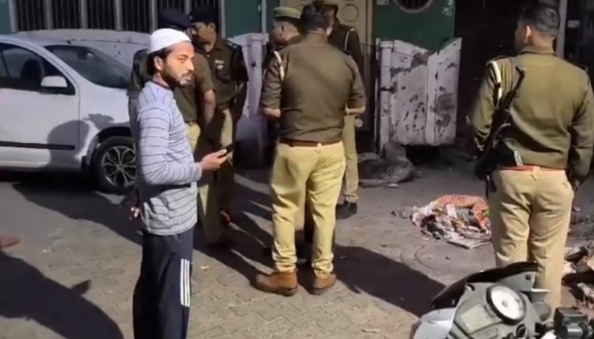 घटनास्थल पर पहुचीं पुलिस घटनास्थल पर पहुचीं पुलिस