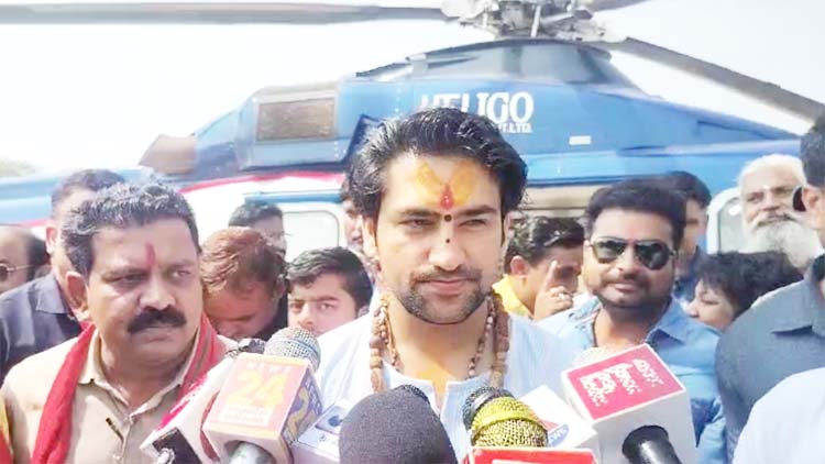 कथा वाचक पं. धीरेंद्र शास्त्री कथा वाचक पं. धीरेंद्र शास्त्री