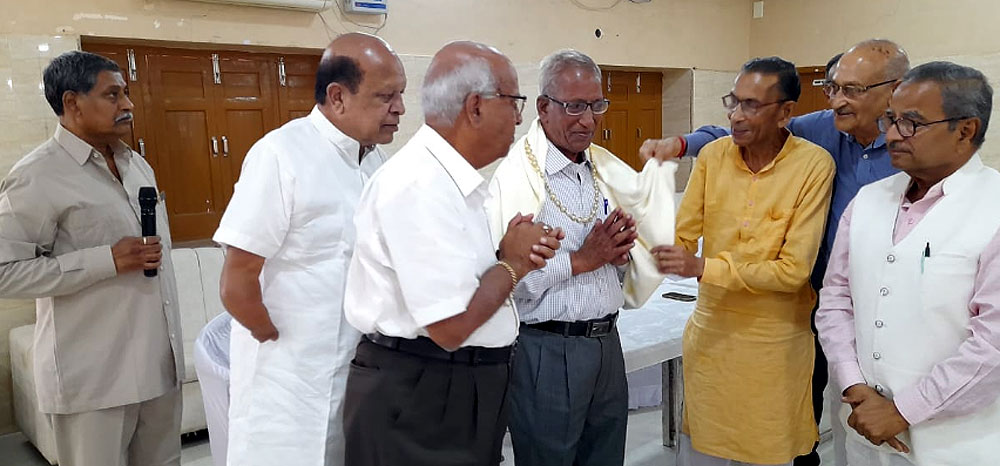 दीपावली स्नेह मिलन समारोह में की मेडिकल छात्रों के उपयोग के लिए देहदान की घोषणा दीपावली स्नेह मिलन समारोह में की मेडिकल छात्रों के उपयोग के लिए देहदान की घोषणा