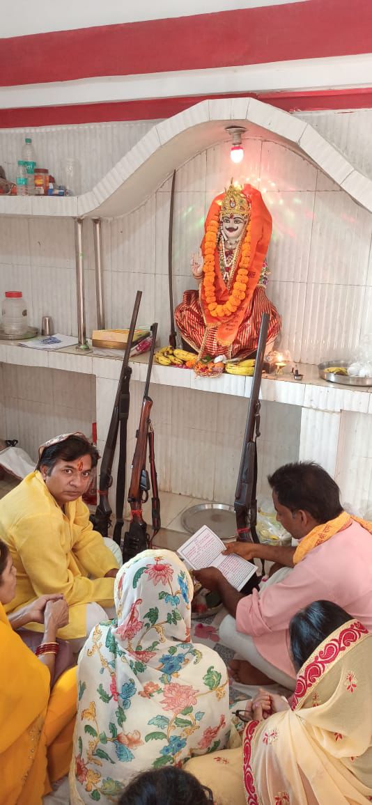 भगवान चित्रगुप्त के मंदिर में हवन, कलम दवात के साथ शस्त्र पूजन ?