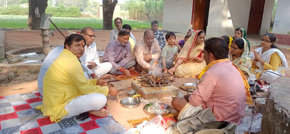 भगवान चित्रगुप्त के मंदिर में हवन, कलम दवात के साथ शस्त्र पूजन ? भगवान चित्रगुप्त के मंदिर में हवन, कलम दवात के साथ शस्त्र पूजन ?