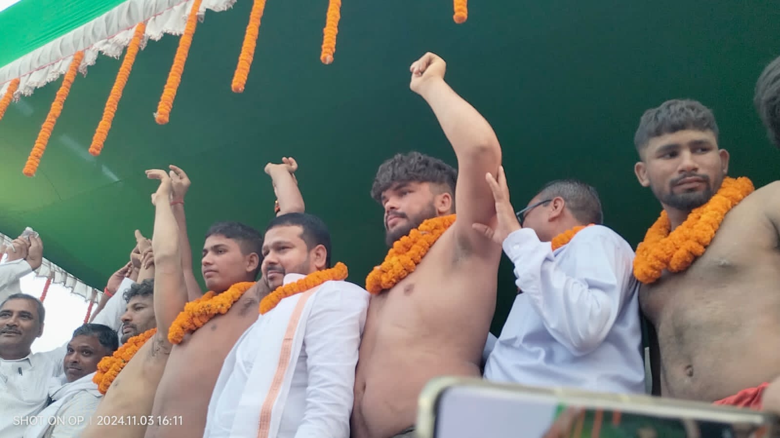 दंगल प्रतियोगिता में पहलवान दंगल प्रतियोगिता में पहलवान