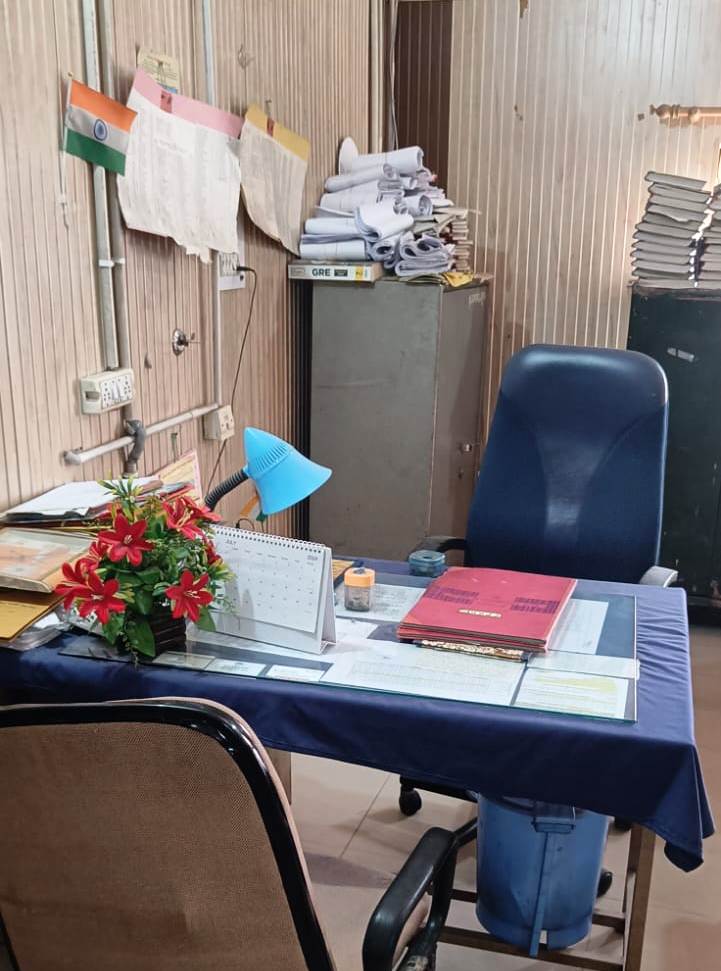 खाली पड़ा कृषि उत्पादन मंडी परिषद कार्यालय। खाली पड़ा कृषि उत्पादन मंडी परिषद कार्यालय।