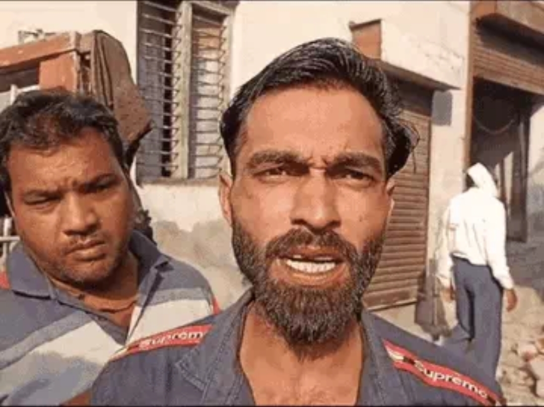 घटना की जानकारी देते हुए पड़ोसी बलजीत घटना की जानकारी देते हुए पड़ोसी बलजीत