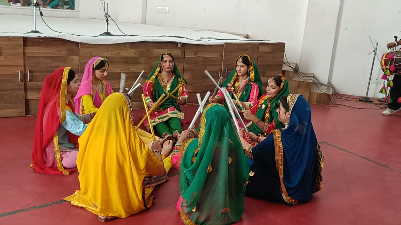 लोकविरासत महोत्सव ने जम्मू में लुप्त हो रही लोक कलाओं को पुनर्जीवित किया