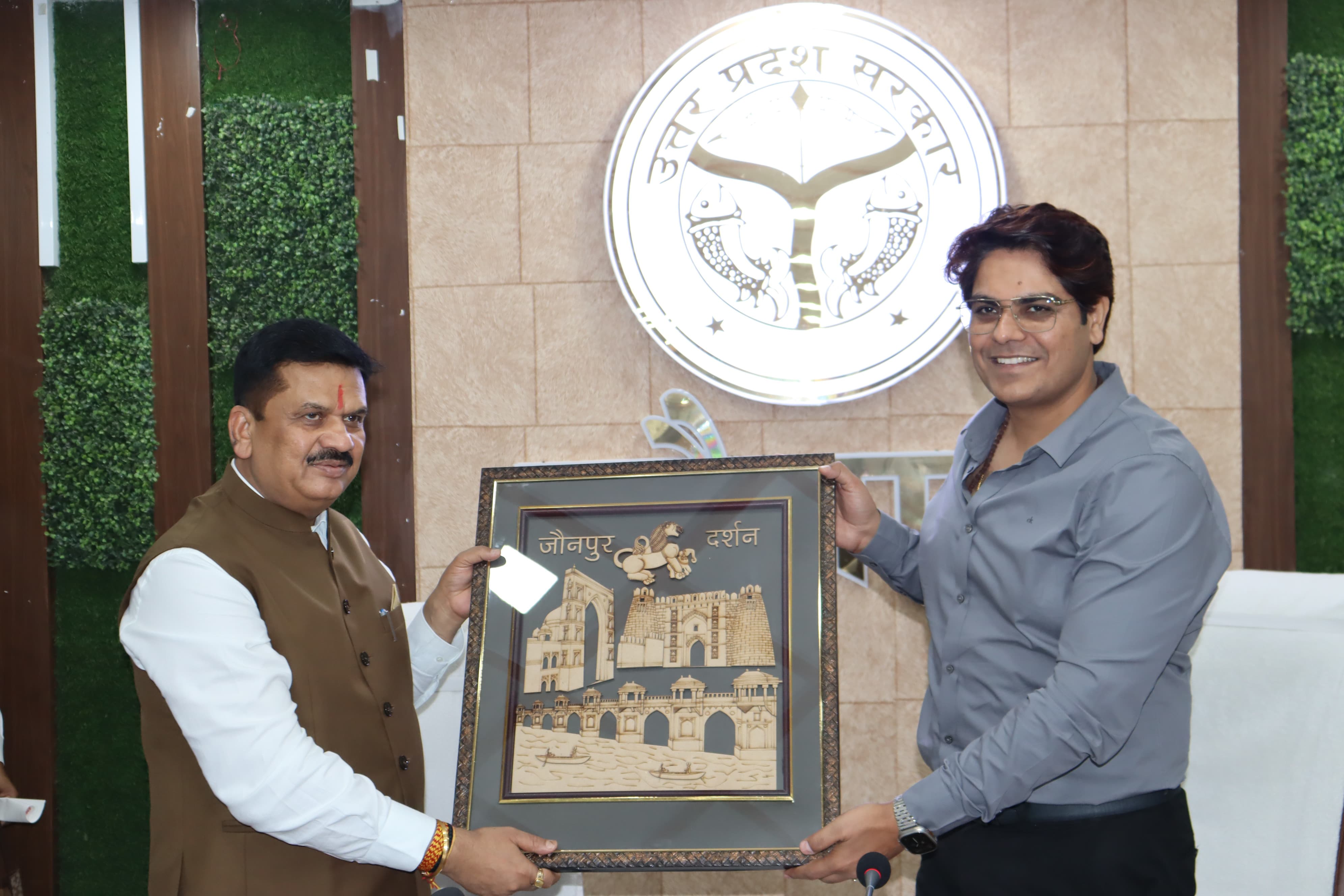 चकबंदी आयुक्त ने किया समीक्षा, जताई नाराजगी, दिया दिशा निर्देश चकबंदी आयुक्त ने किया समीक्षा, जताई नाराजगी, दिया दिशा निर्देश