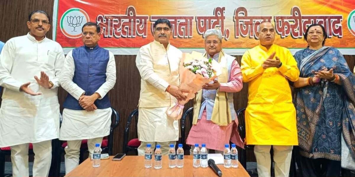 कार्यशाला में भाजपा के राष्ट्रीय महासचिव दुष्यंत गौतम का स्वागत करते जिला पदाधिकारीगण कार्यशाला में भाजपा के राष्ट्रीय महासचिव दुष्यंत गौतम का स्वागत करते जिला पदाधिकारीगण