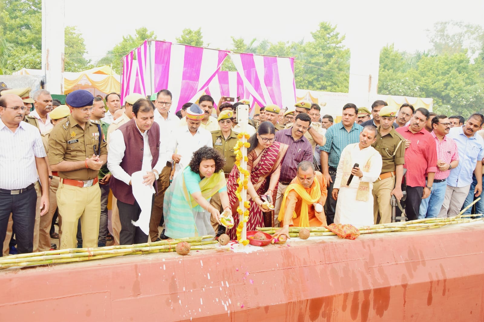 गुलरिया ने 2800, कुंभी ने 2500 किसानों को किया 50-50 लाख का गन्ना भुगतान गुलरिया ने 2800, कुंभी ने 2500 किसानों को किया 50-50 लाख का गन्ना भुगतान