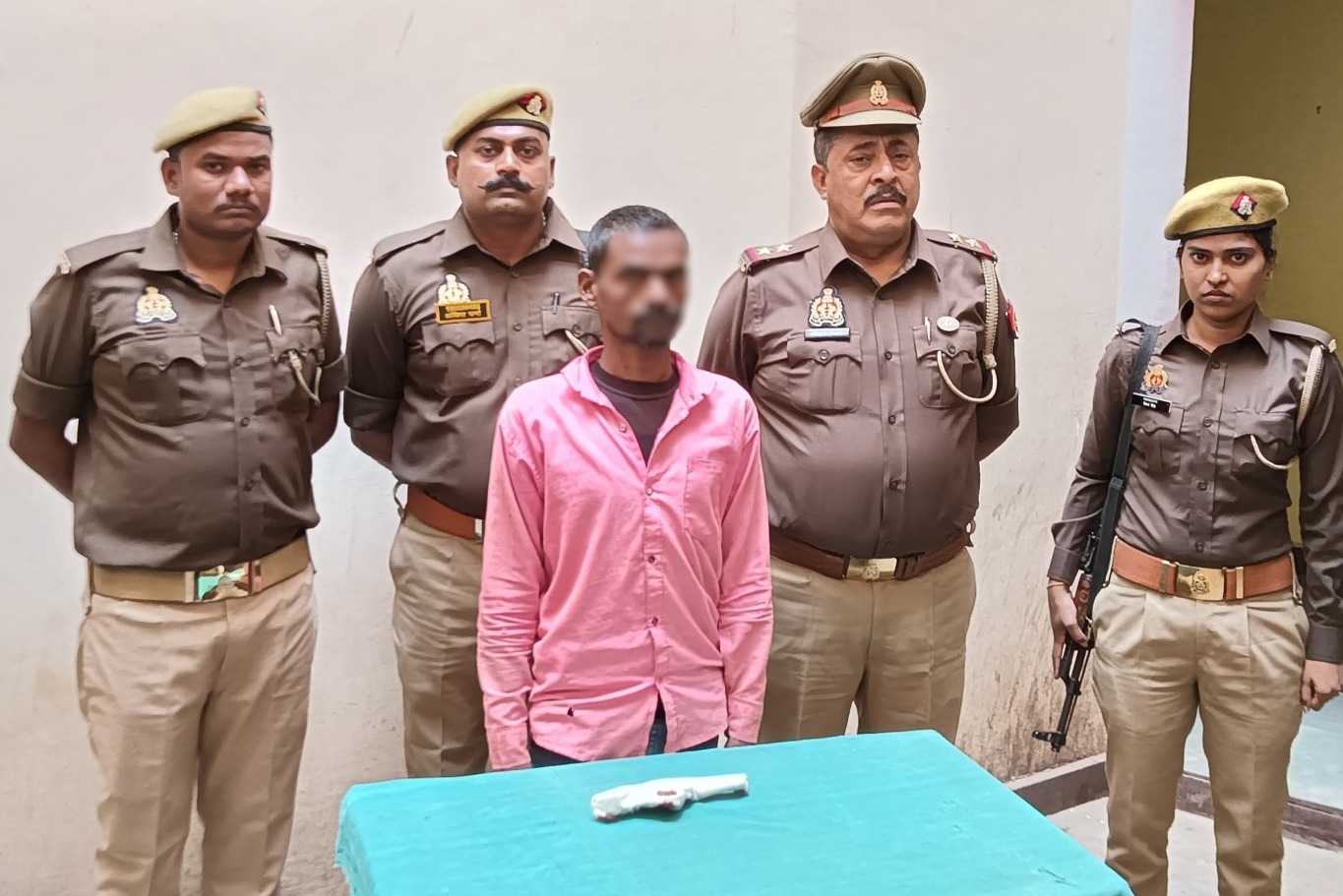 तमंचा व कारतूस के साथ 10 हजार का ईनामिया गिरफ्तार तमंचा व कारतूस के साथ 10 हजार का ईनामिया गिरफ्तार