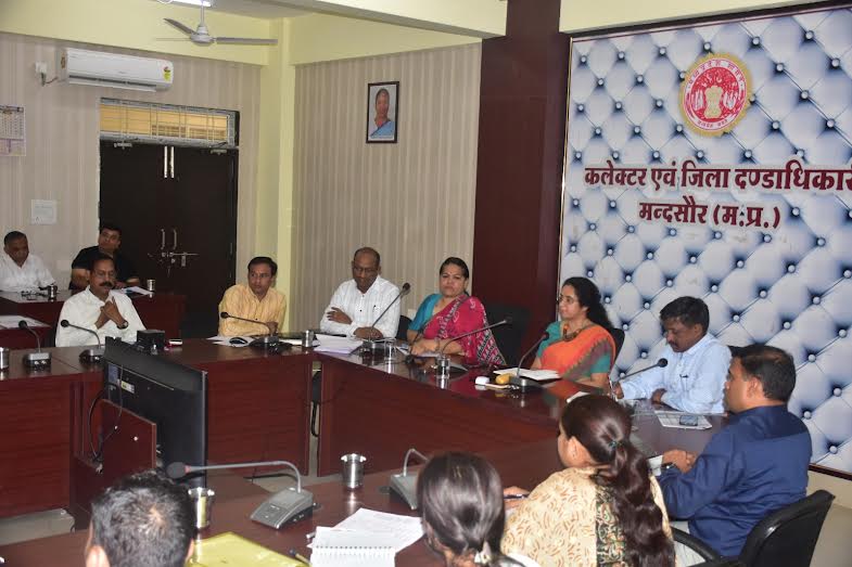 70 वर्ष से अधिक उम्र के पात्र व्यक्तियों का 15 दिसंबर तक आयुष्मान कार्ड बनाएं : कलेक्टर 70 वर्ष से अधिक उम्र के पात्र व्यक्तियों का 15 दिसंबर तक आयुष्मान कार्ड बनाएं : कलेक्टर