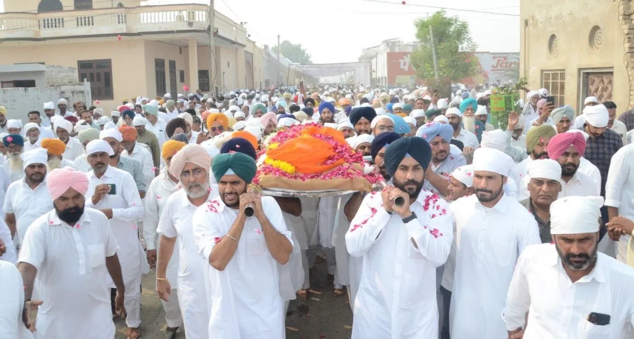 कद्दावर नेता गुरजंट सिंह बराड़ को अंतिम विदाई कद्दावर नेता गुरजंट सिंह बराड़ को अंतिम विदाई